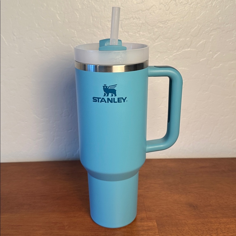 Stanley 40 oz Quencher 2023 Pool color - Picture 1 of 9